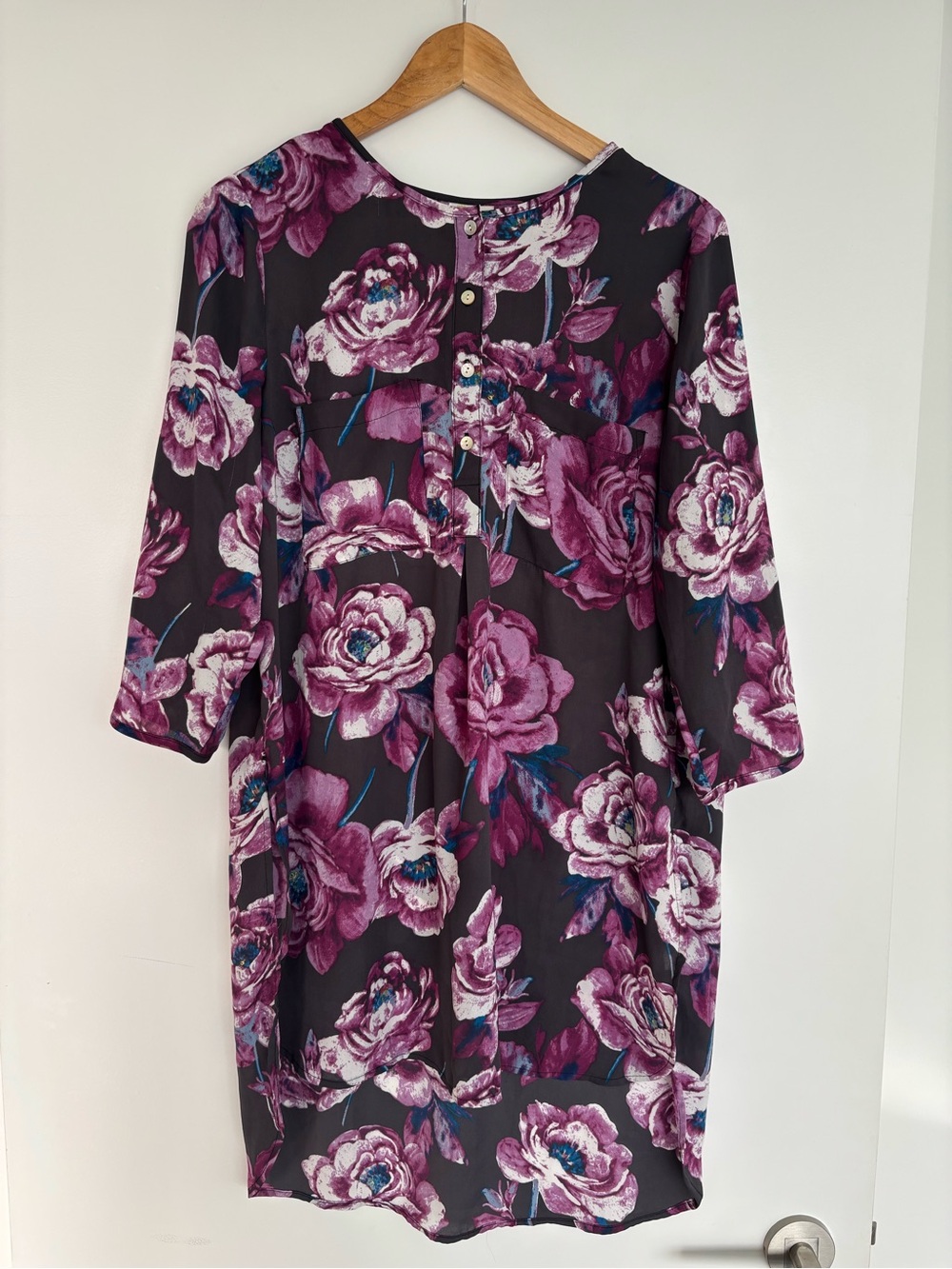Fig & Flower 20” PTP Floral Print Tunic Top, Plum/Black, Size Large.